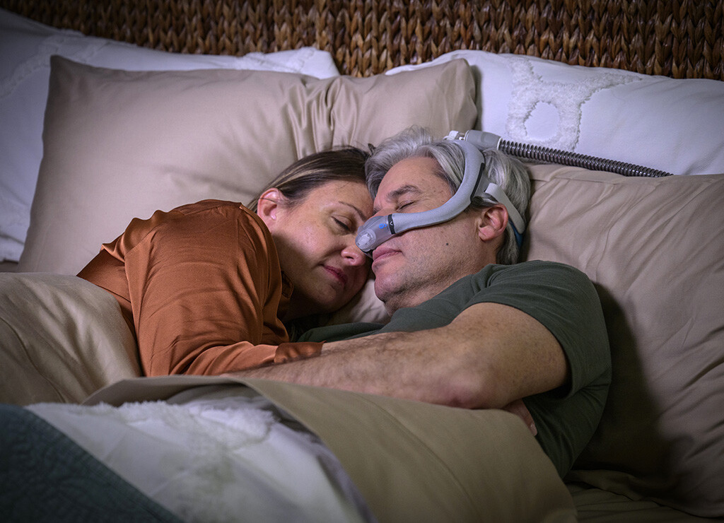 AirTouch-N30i-Couple-Sleeping